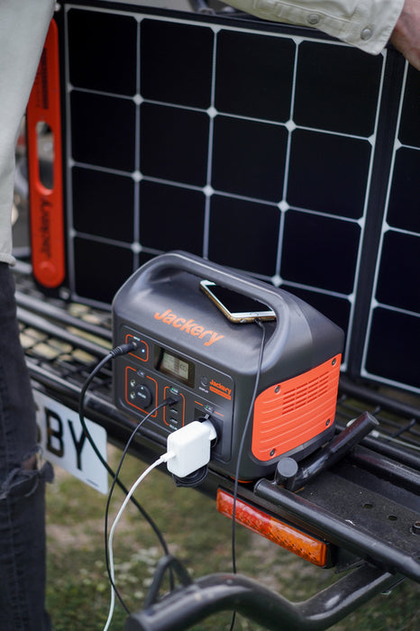 Jackery Tragbare Power-Stationen und Solarmodule - Energiequellen für unterwegs